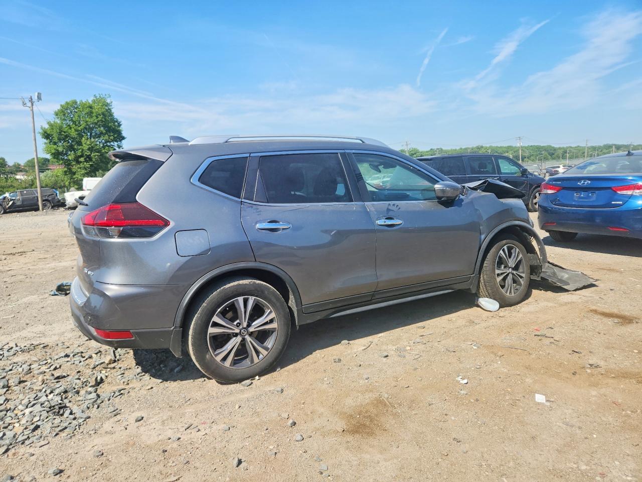 2019 Nissan Rogue Sv - Image 3