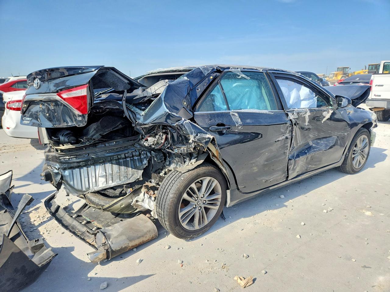 2017 Toyota Camry Se - Image 3
