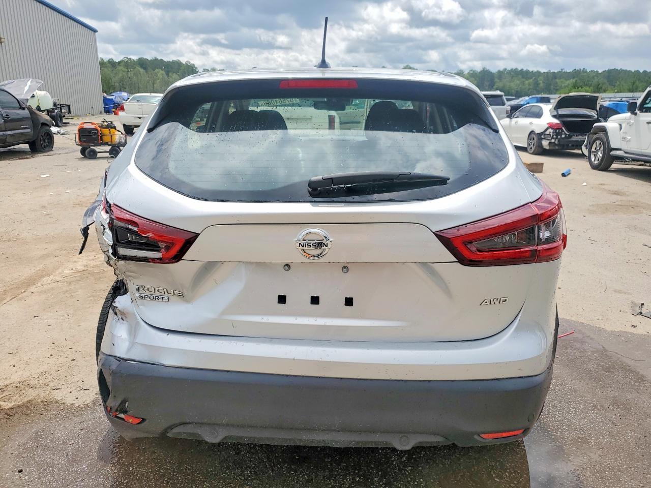 2021 Nissan Rogue Sport S - Image 6