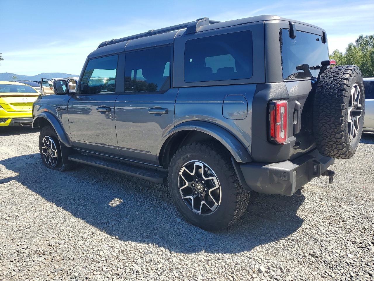 2023 Ford Bronco Base - Image 2
