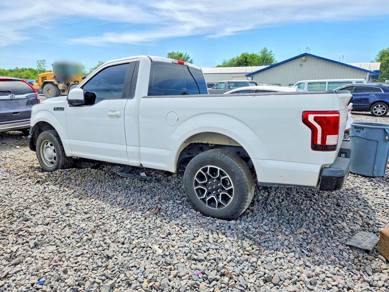 2017 Ford F150 - Фото 2