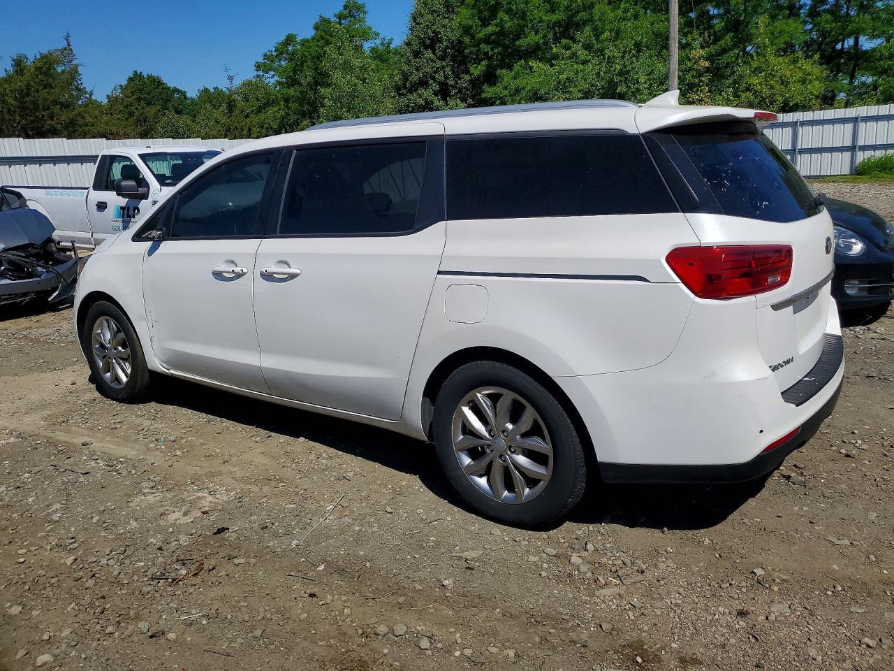 2020 Kia Sedona Ex - Image 2