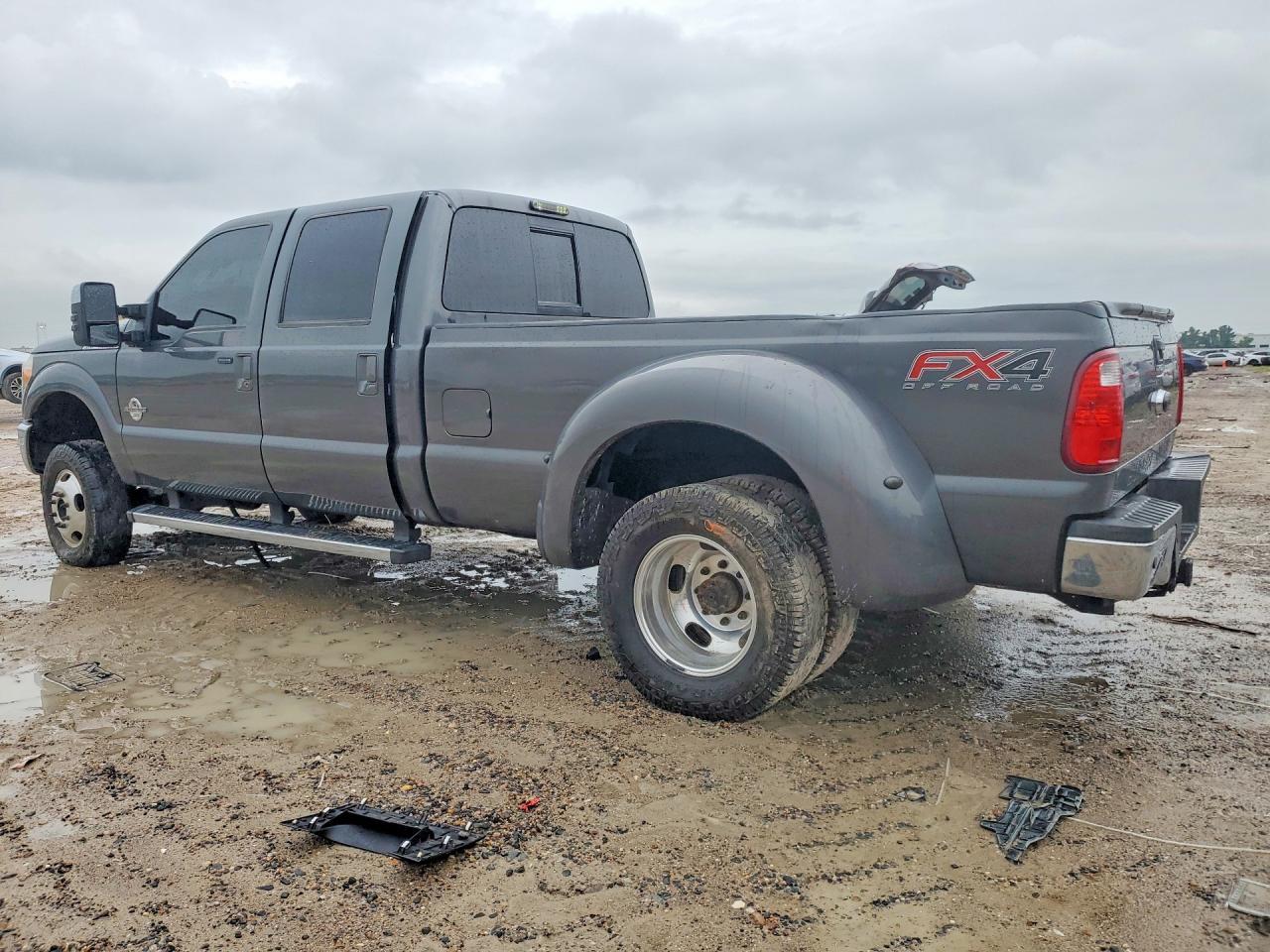 2015 Ford F350 Super Duty - Фото 2