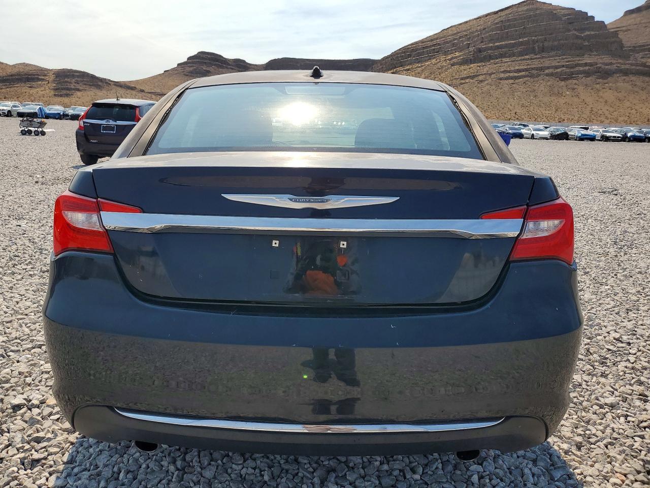 2011 Chrysler 200 Touring - Image 6