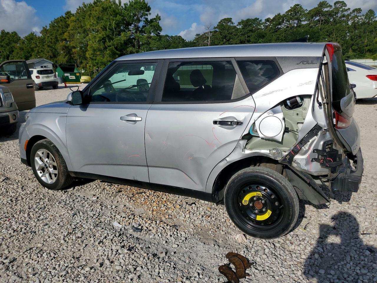 2020 Kia Soul S - Image 2