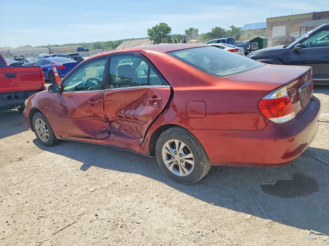 2005 Toyota Camry Le - Фото 2