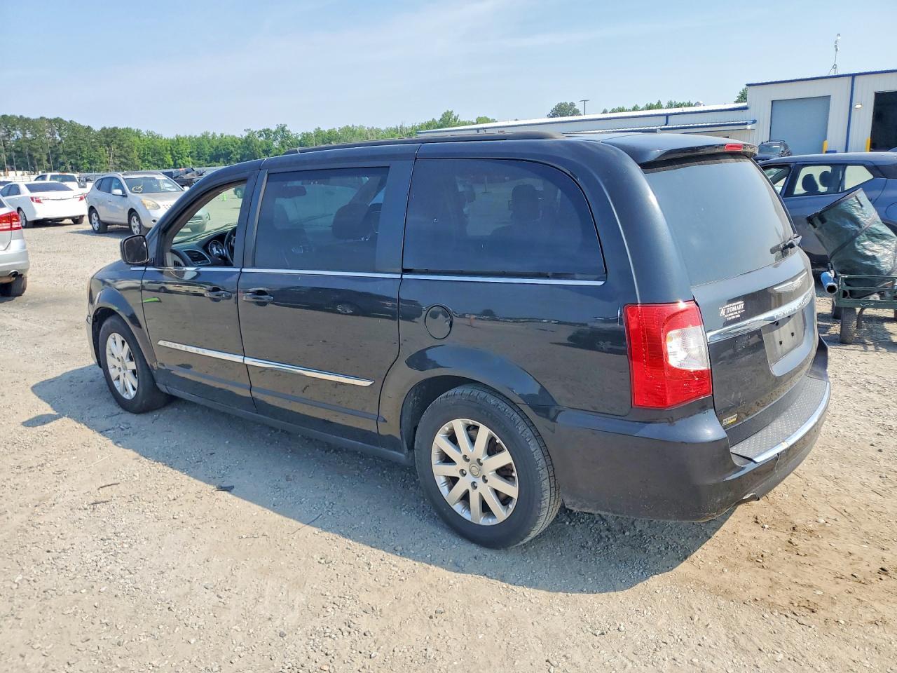 2014 Chrysler Town & Country Touring - Фото 2