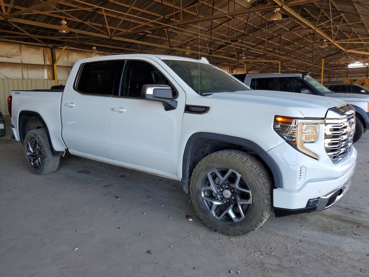 2024 GMC Sierra K1500 Slt - Image 4