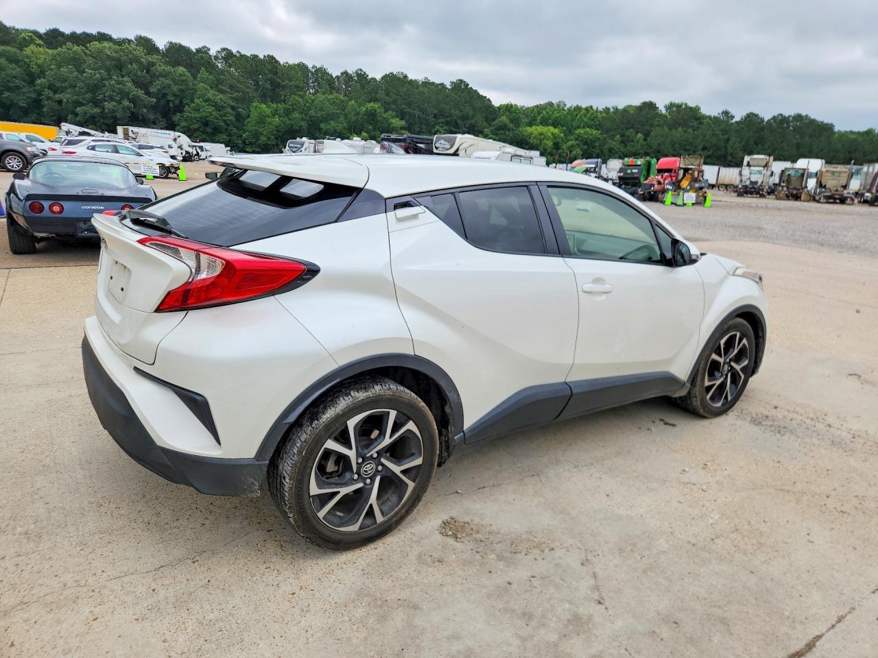 2018 Toyota C-Hr Xle - Image 3