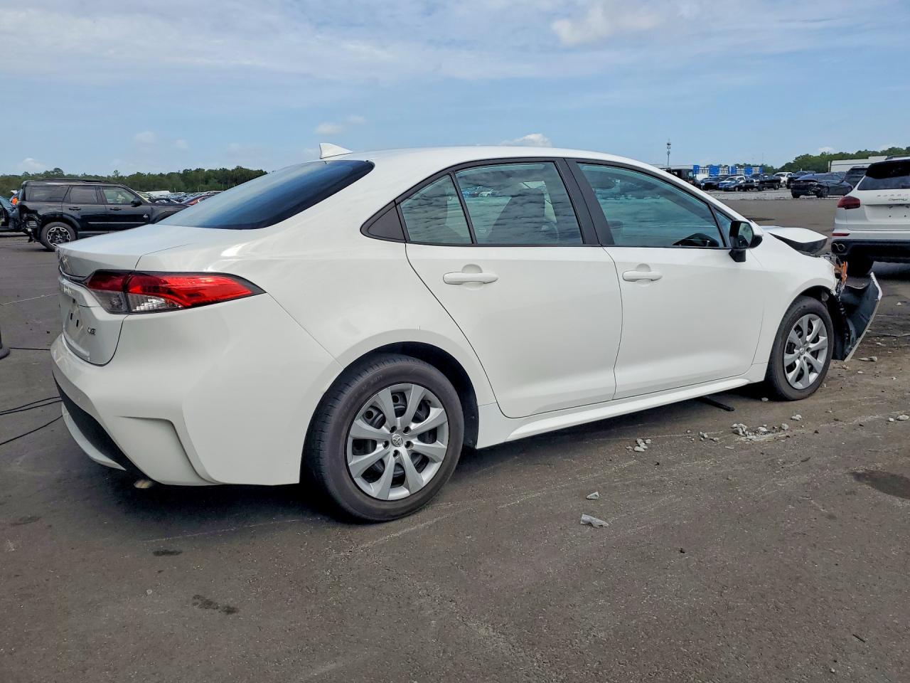 2022 Toyota Corolla Le - Фото 3