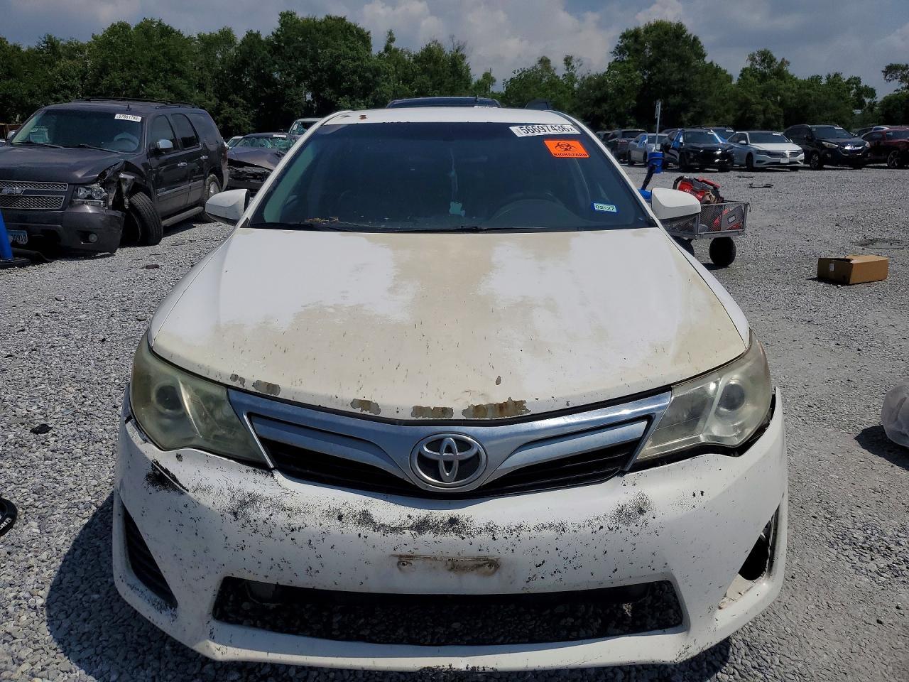 2014 Toyota Camry Le - Фото 5