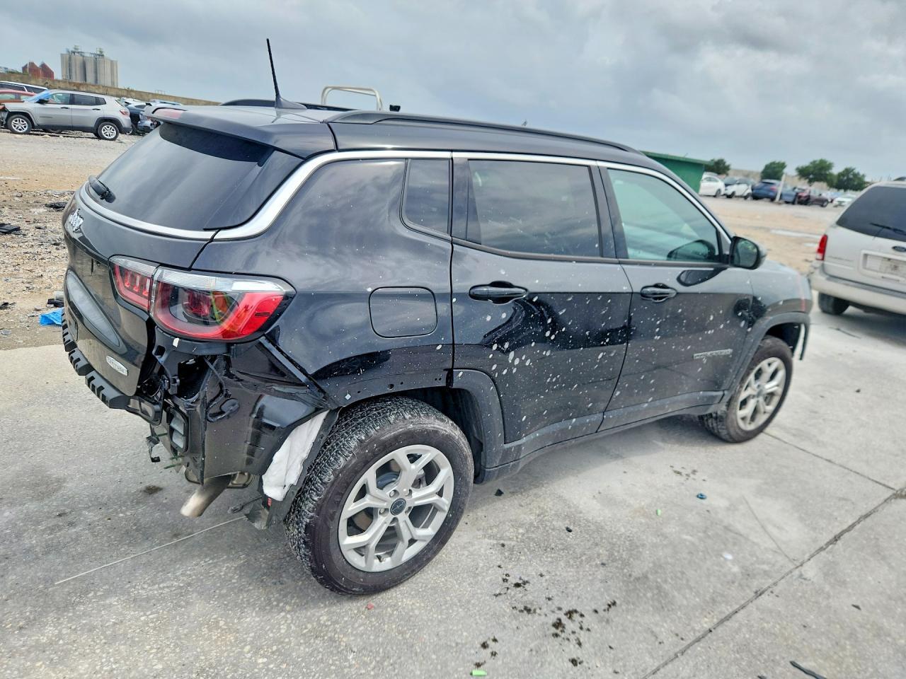2026 Jeep Compass Latitude - Image 3