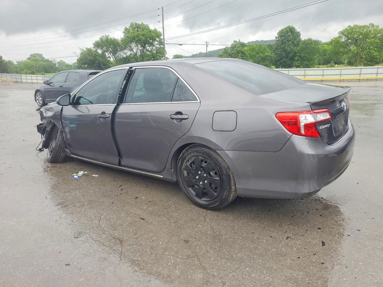 2014 Toyota Camry Le - Фото 2
