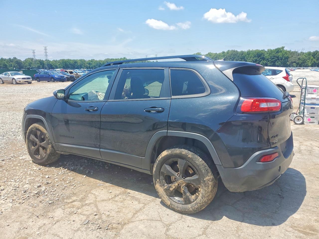 2015 Jeep Cherokee Latitude - Фото 2