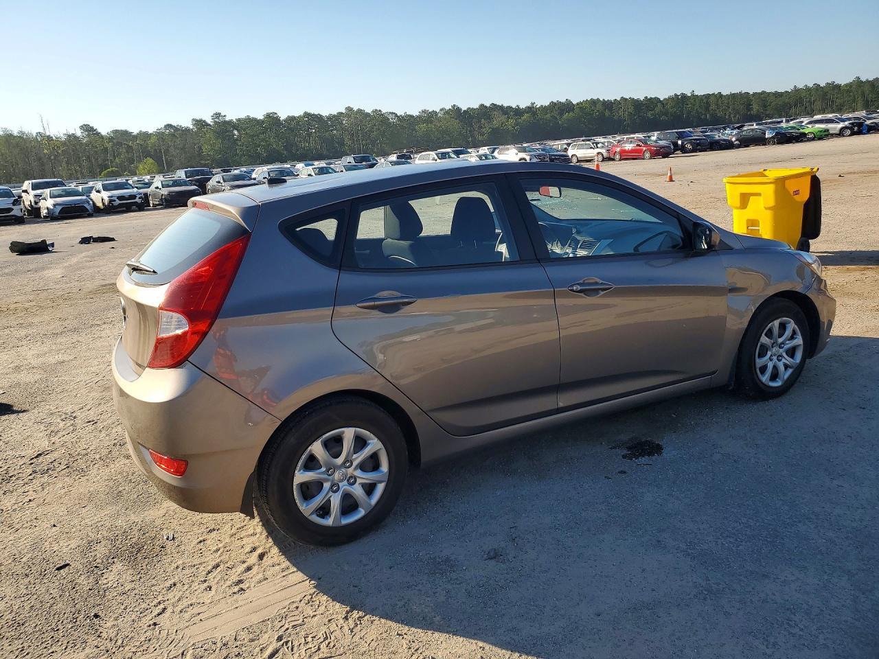 2013 Hyundai Accent Gs - Фото 3