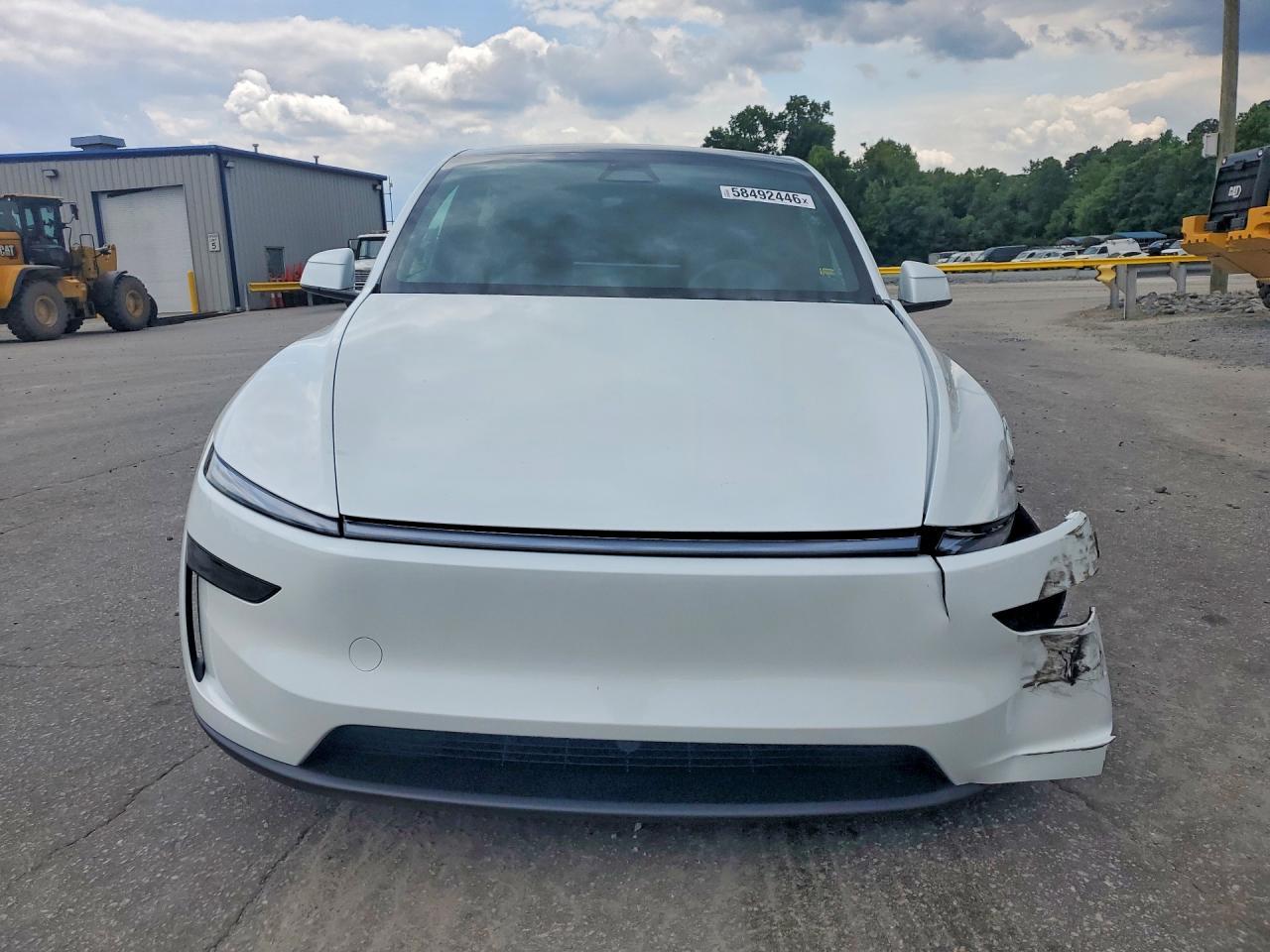 2026 Tesla Model Y - Image 5