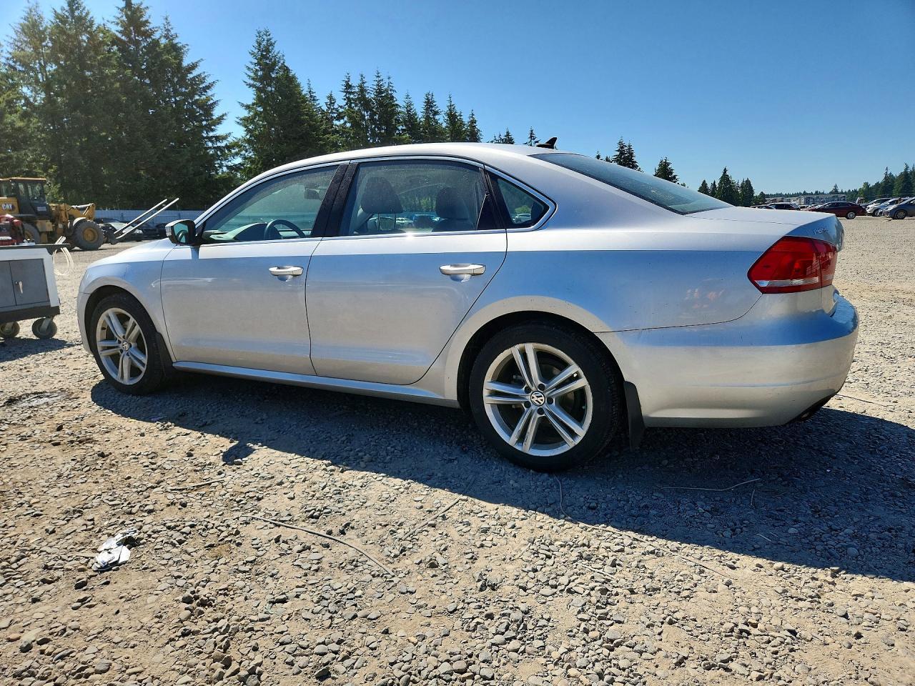 2014 Volkswagen Passat Se - Image 2