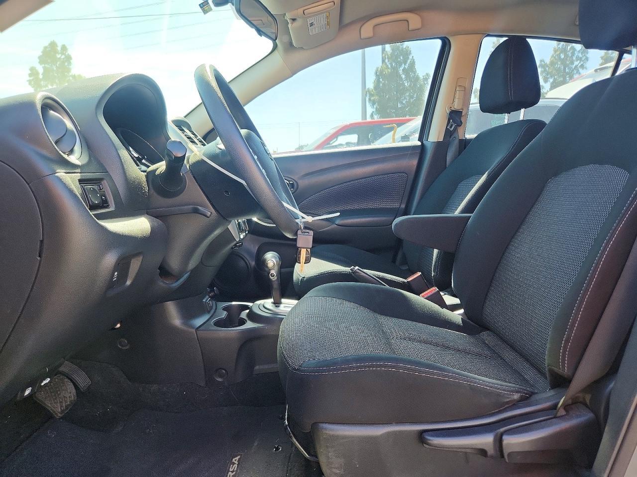 2019 Nissan Versa Sv - Image 7