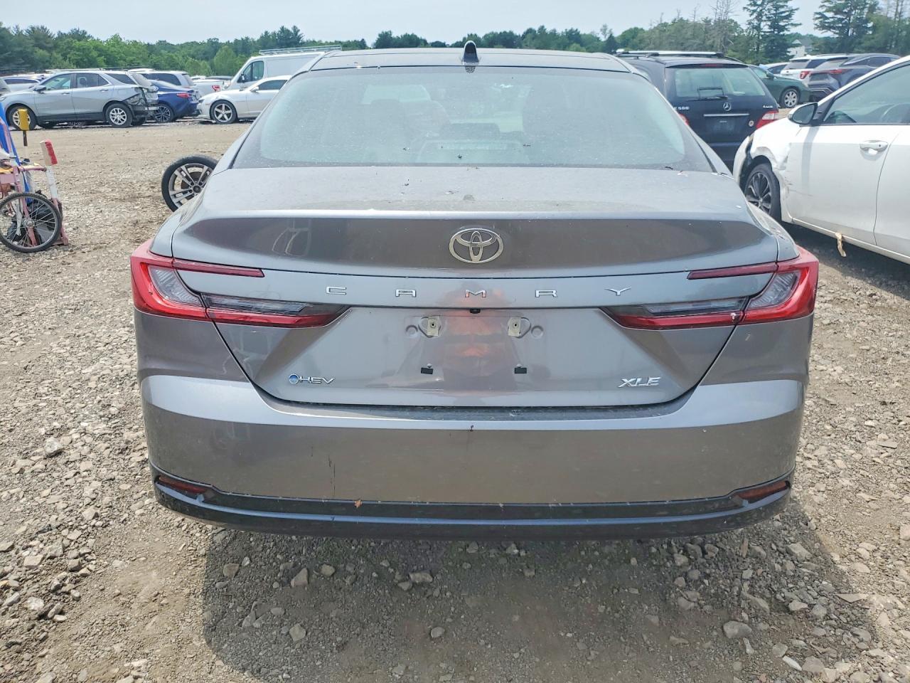 2025 Toyota Camry Xle - Фото 6