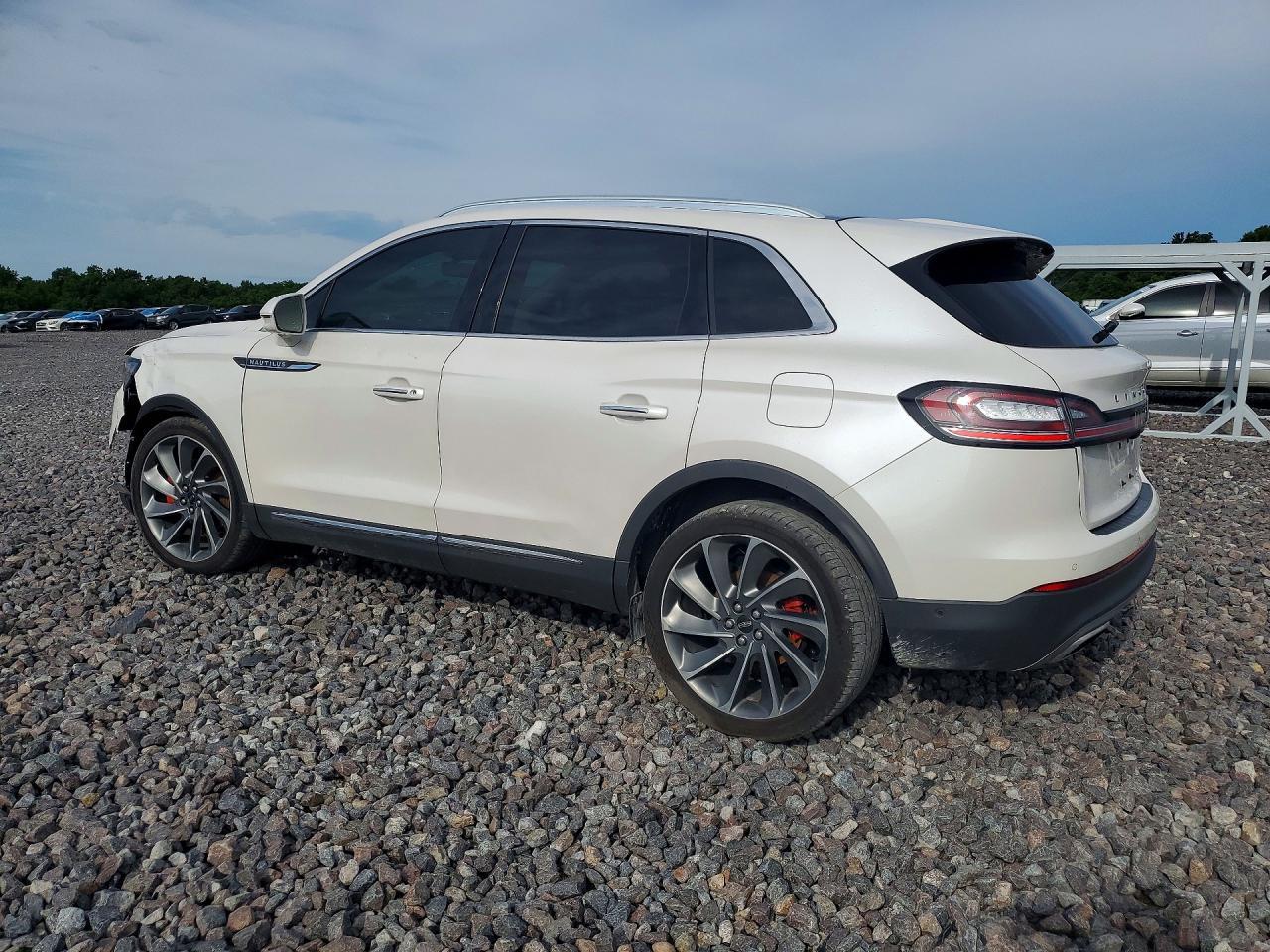 2019 Lincoln Nautilus Reserve - Фото 2