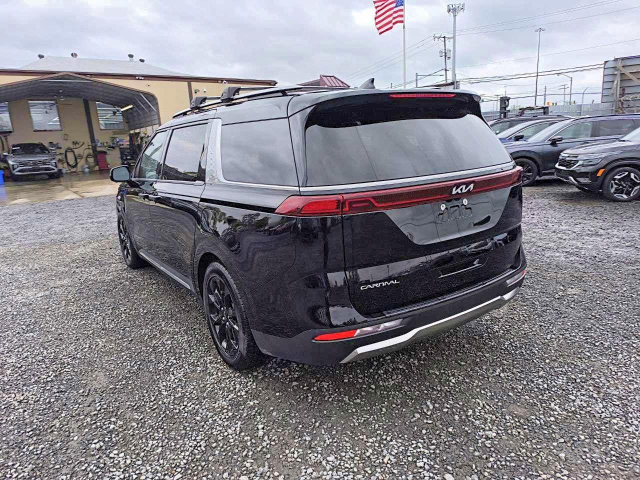 2024 Kia Carnival Sx Prestige - Image 2