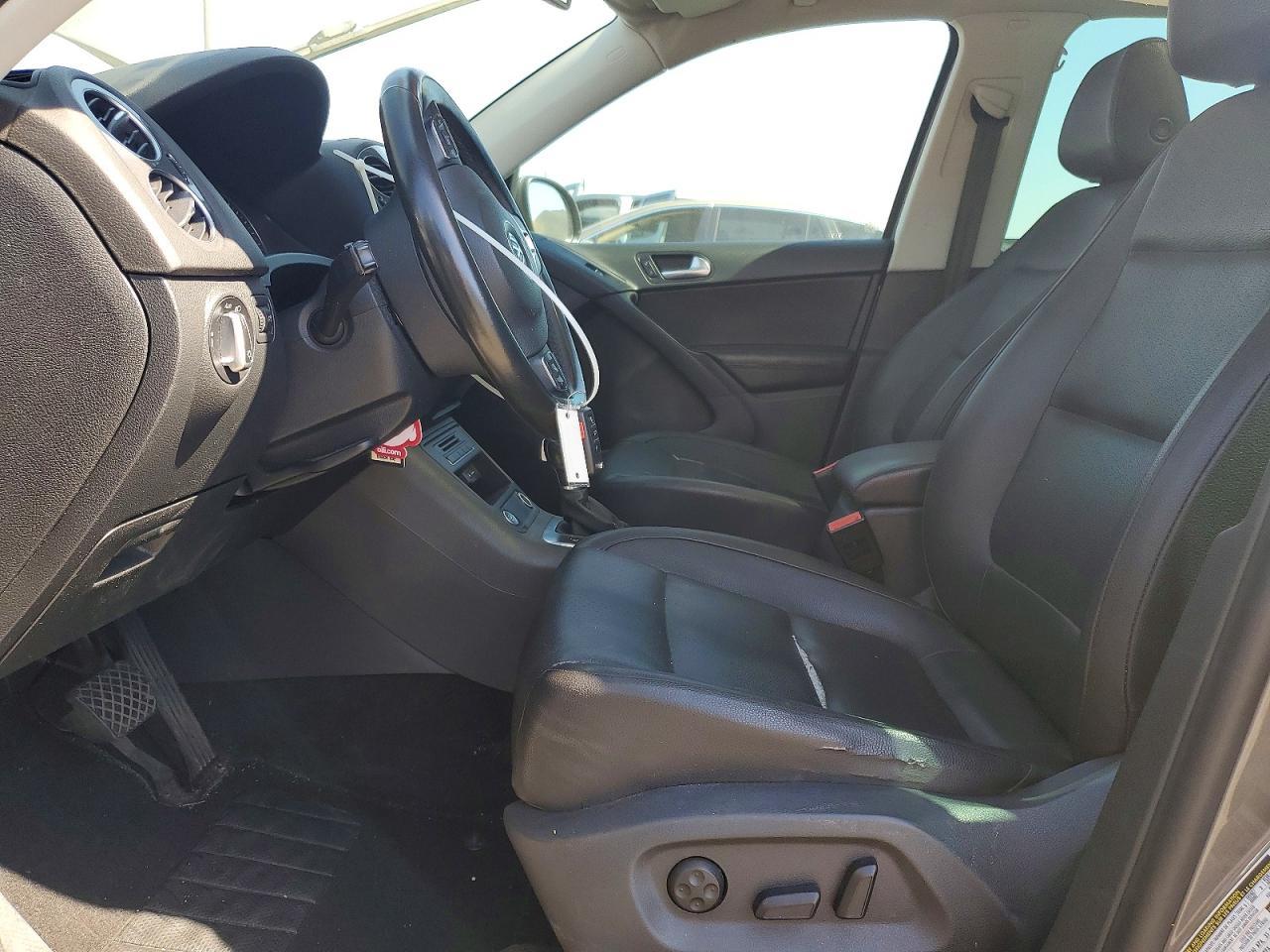 2016 Volkswagen Tiguan S - Фото 7