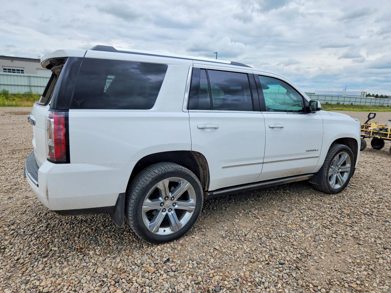 2019 GMC Yukon Denali - Image 3