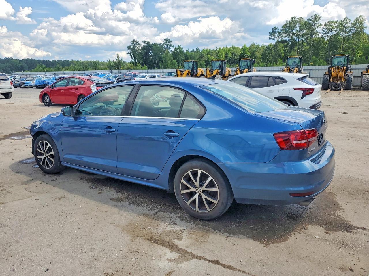 2017 Volkswagen Jetta Se - Фото 2