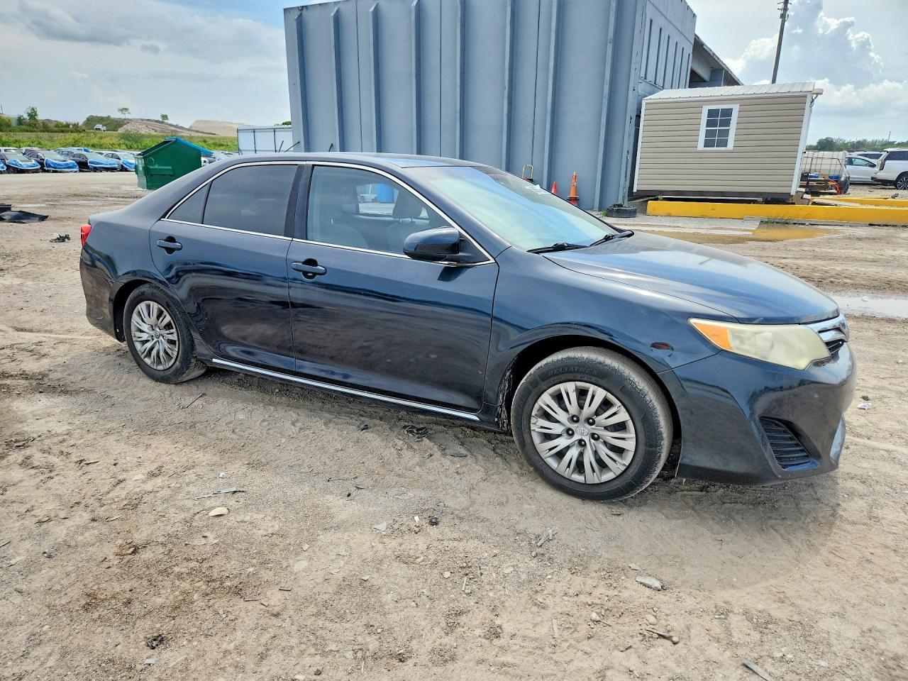 2013 Toyota Camry Le - Image 4
