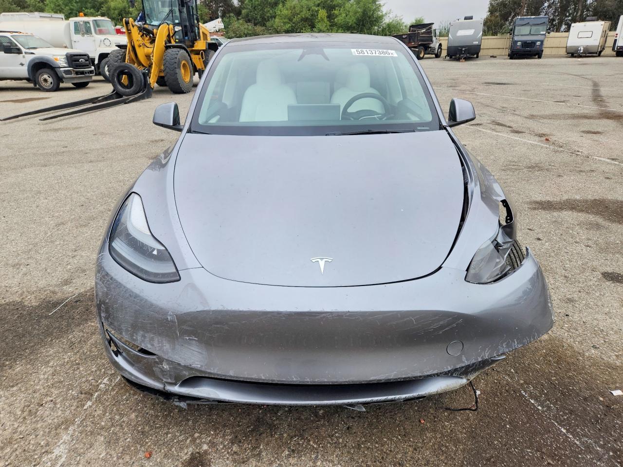 2024 Tesla Model Y - Фото 5