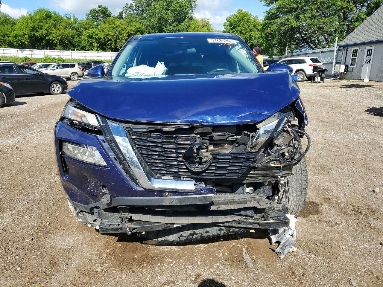 2021 Nissan Rogue Sv - Image 5