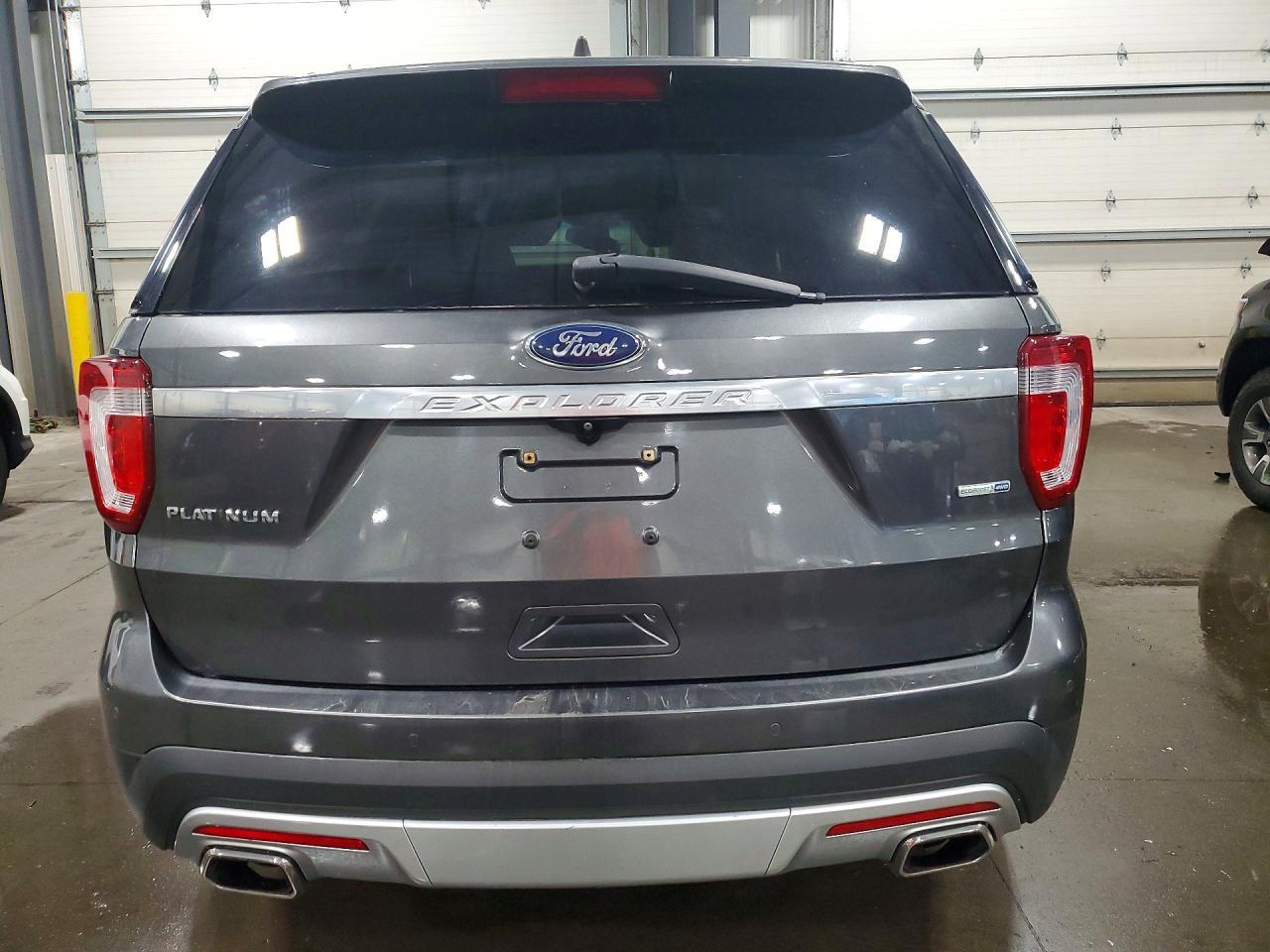 2016 Ford Explorer Platinum - Image 6