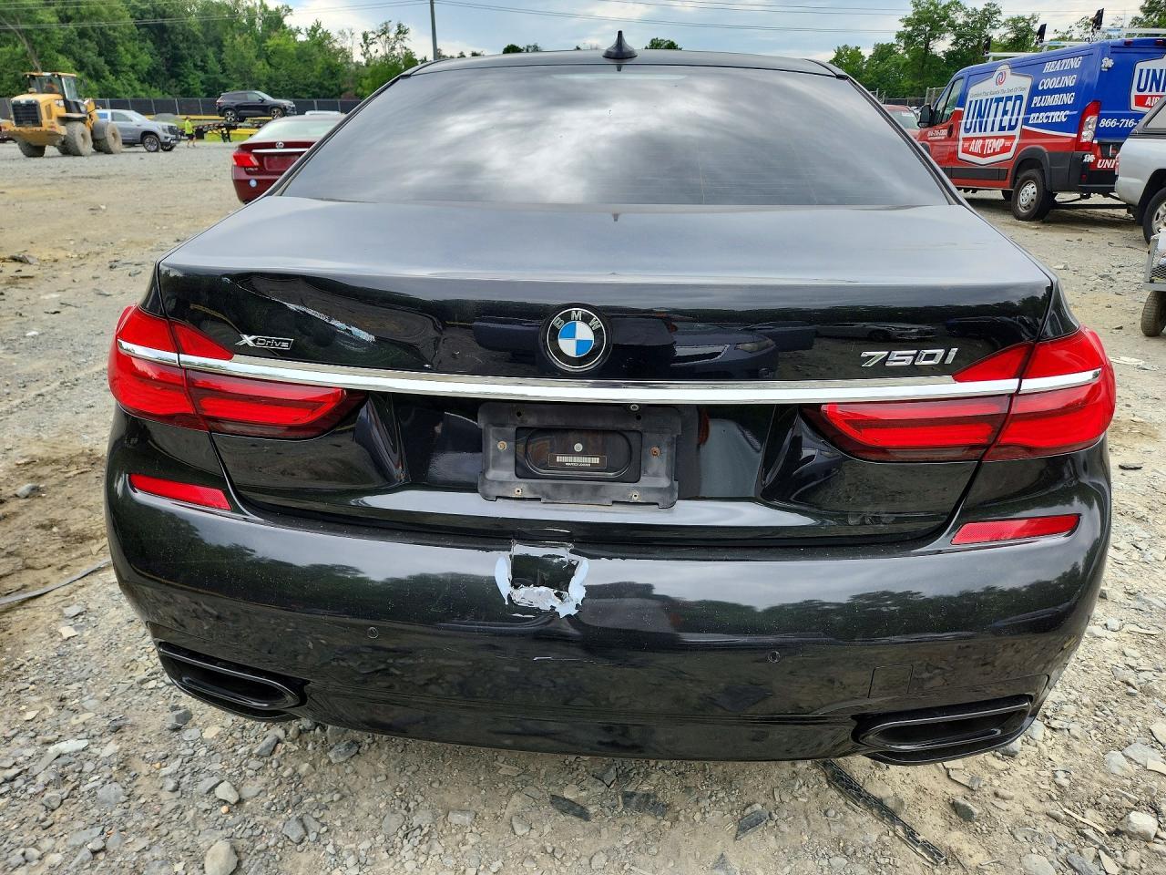 2018 BMW 750 Xi - Фото 6