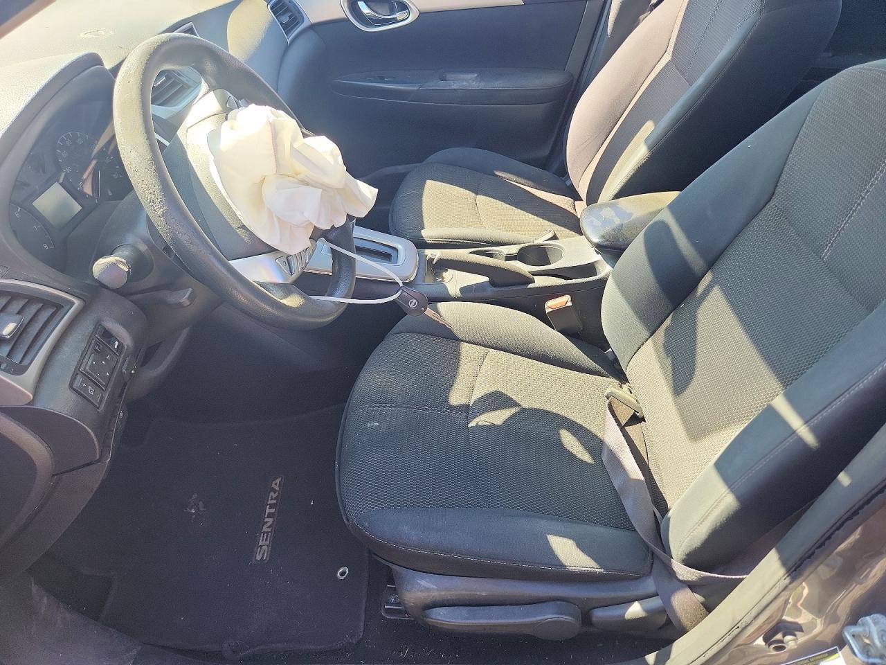 2015 Nissan Sentra S - Фото 7