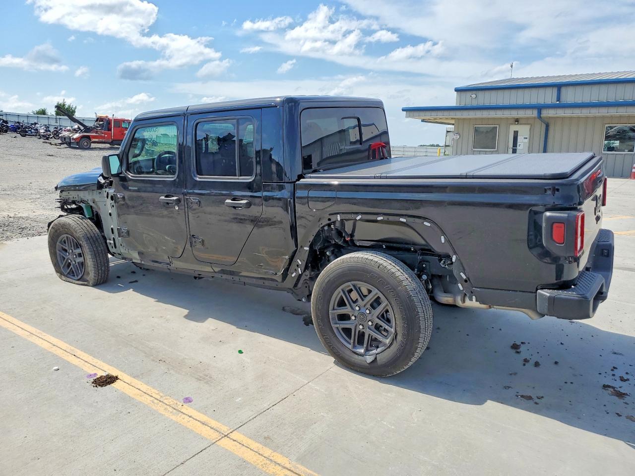 2025 Jeep Gladiator Sport - Фото 2