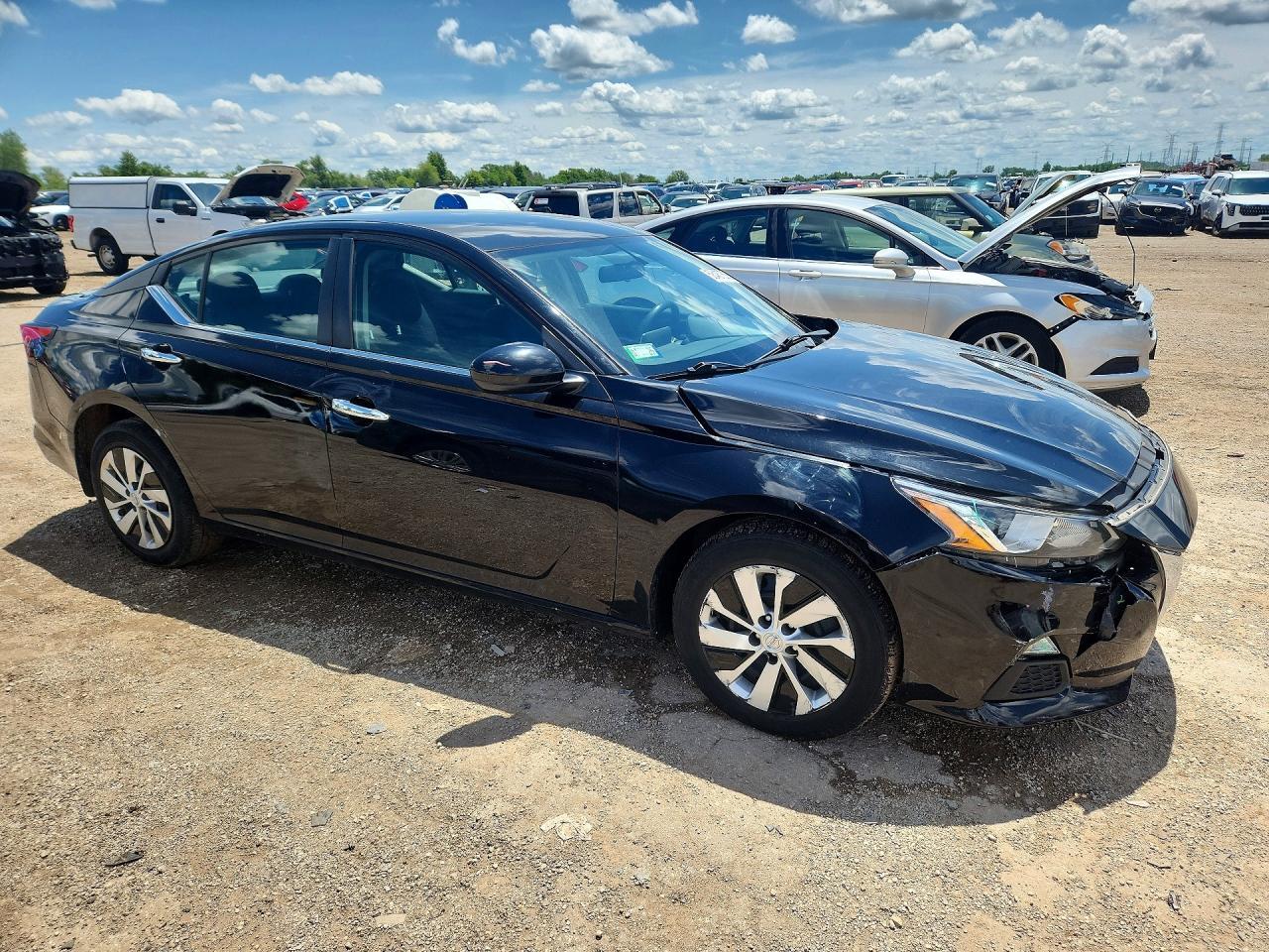 2020 Nissan Altima S - Фото 4