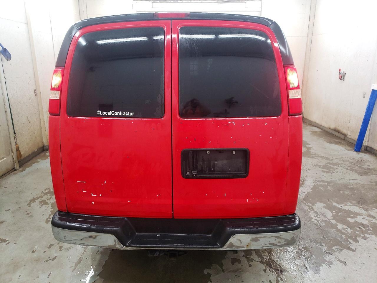 2015 Chevrolet Express G2500 - Image 6
