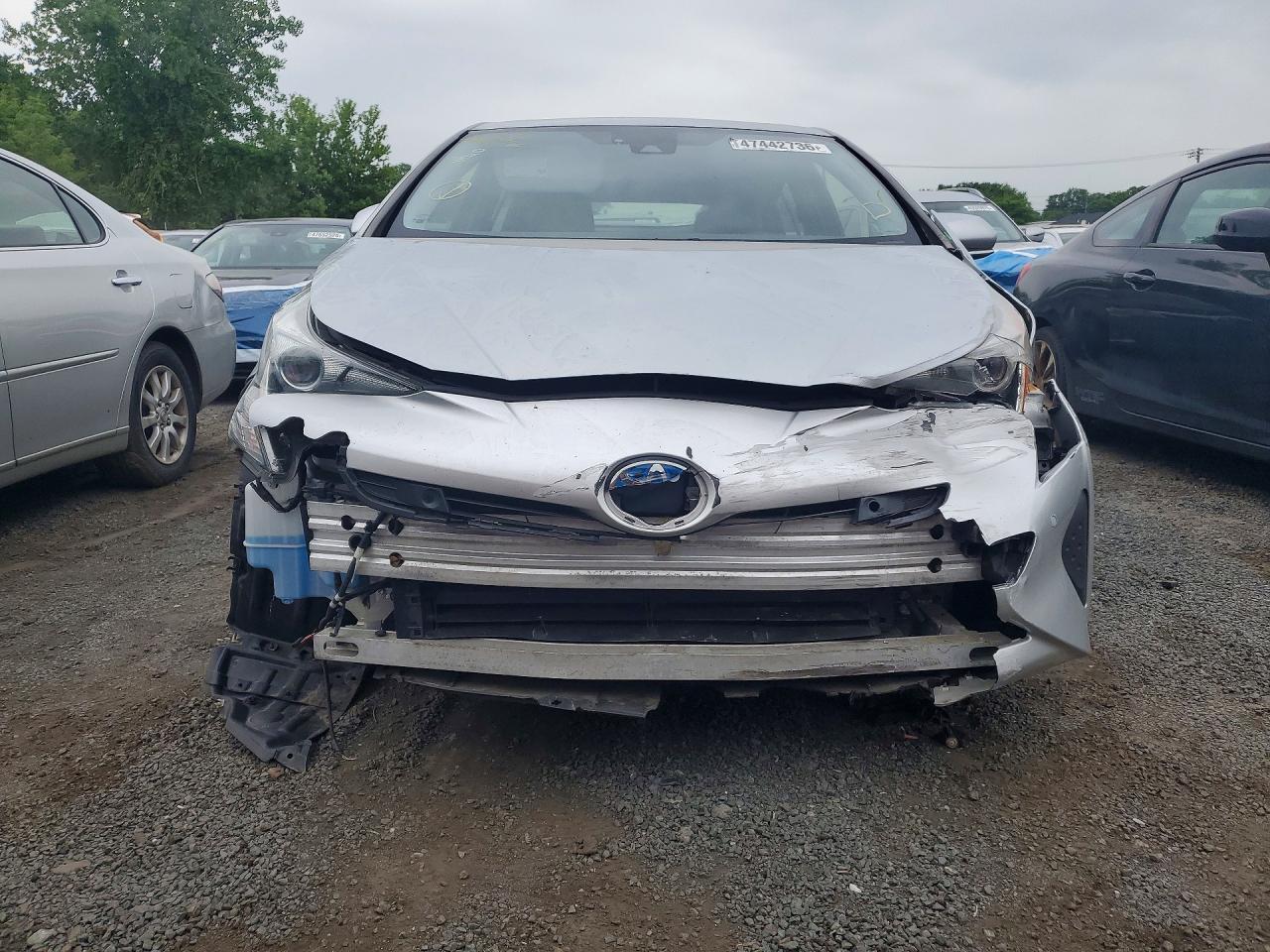 2018 Toyota Prius Three - Image 5