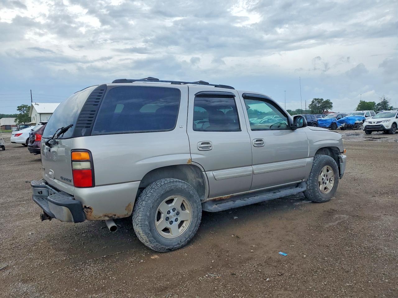 2004 Chevrolet Tahoe K1500 - Image 3