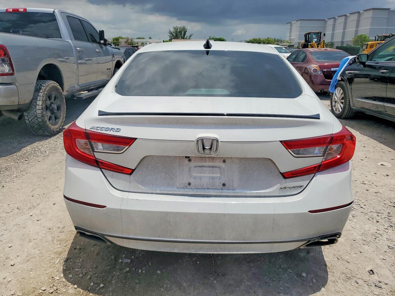 2022 Honda Accord Sport - Image 6