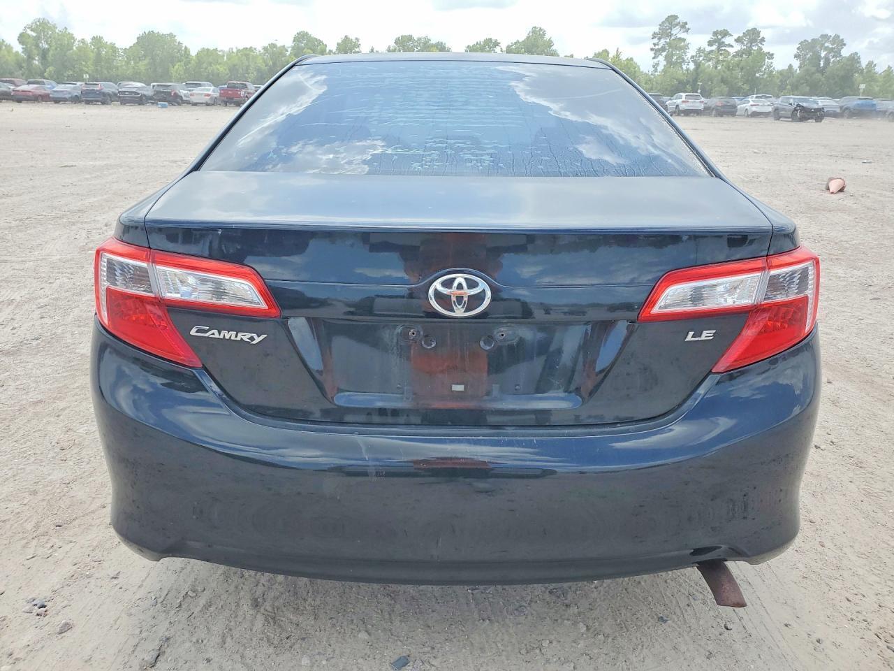 2014 Toyota Camry Le - Фото 6