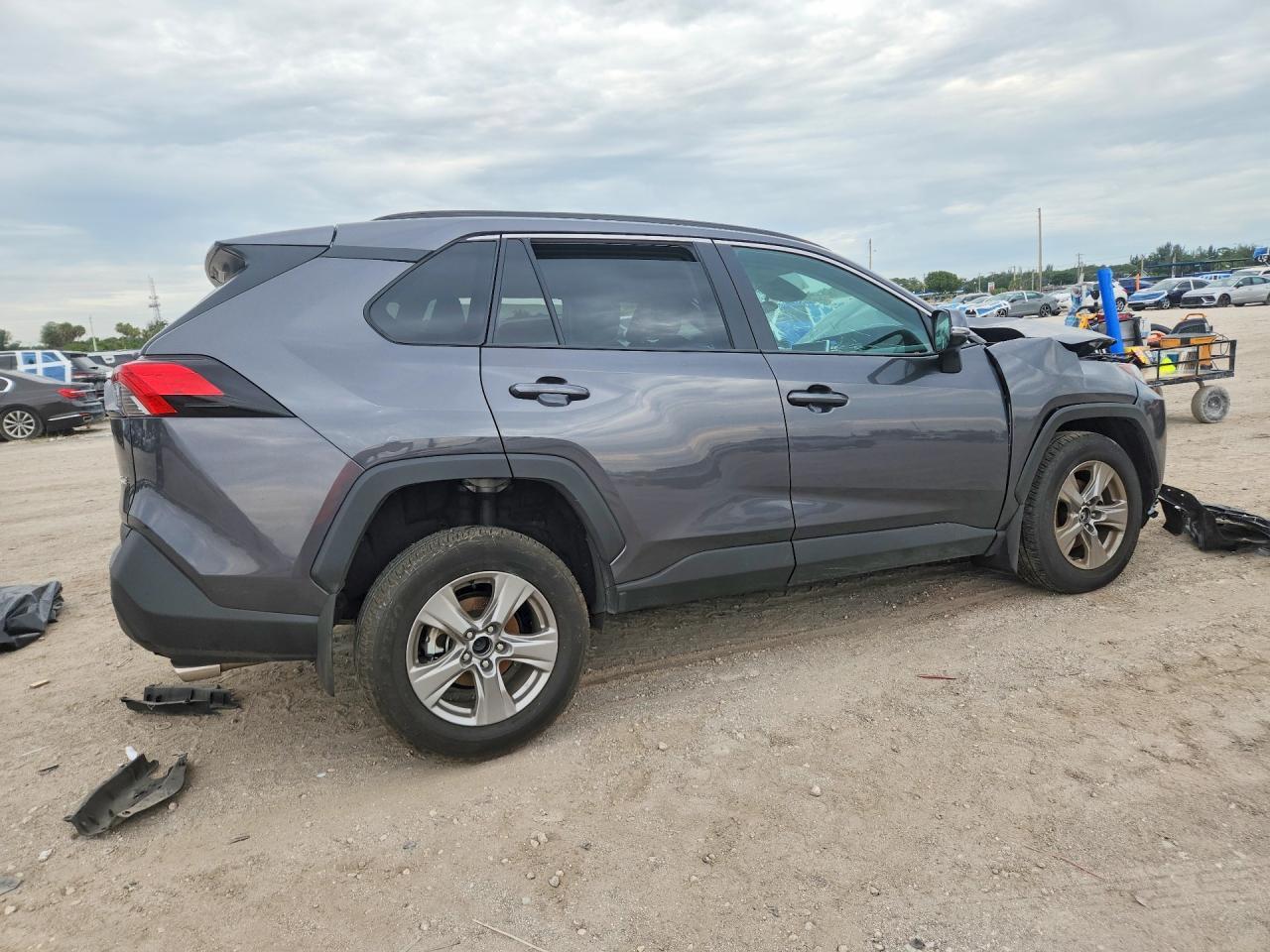 2025 Toyota Rav4 Xle - Image 3