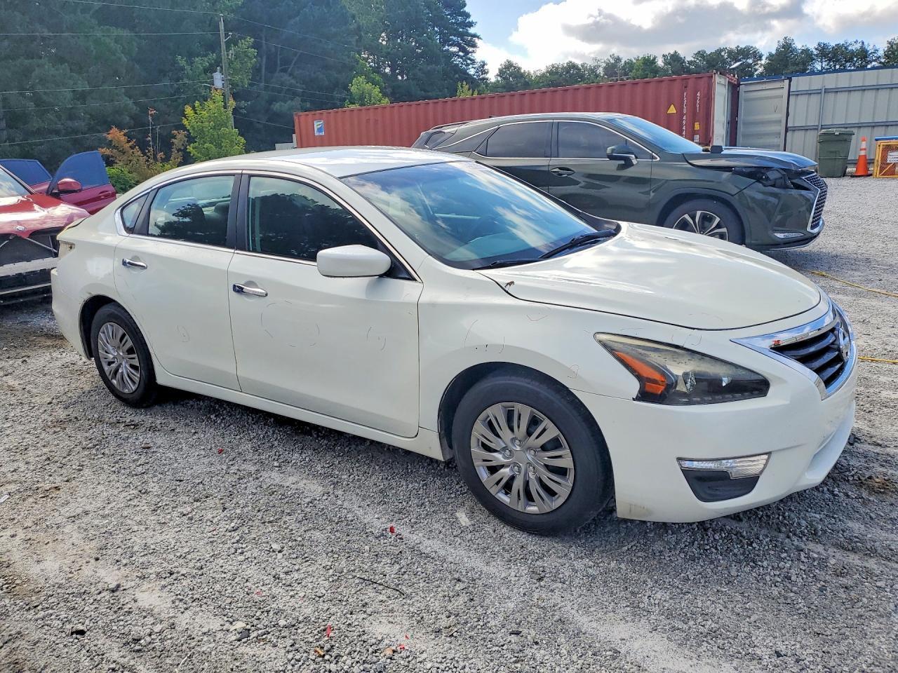 2014 Nissan Altima 2.5 S - Image 4