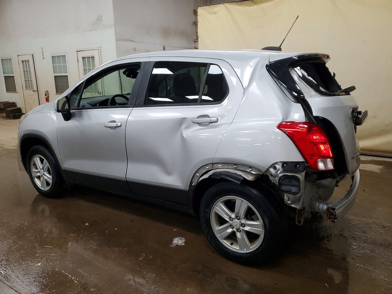 2019 Chevrolet Trax Ls - Image 2