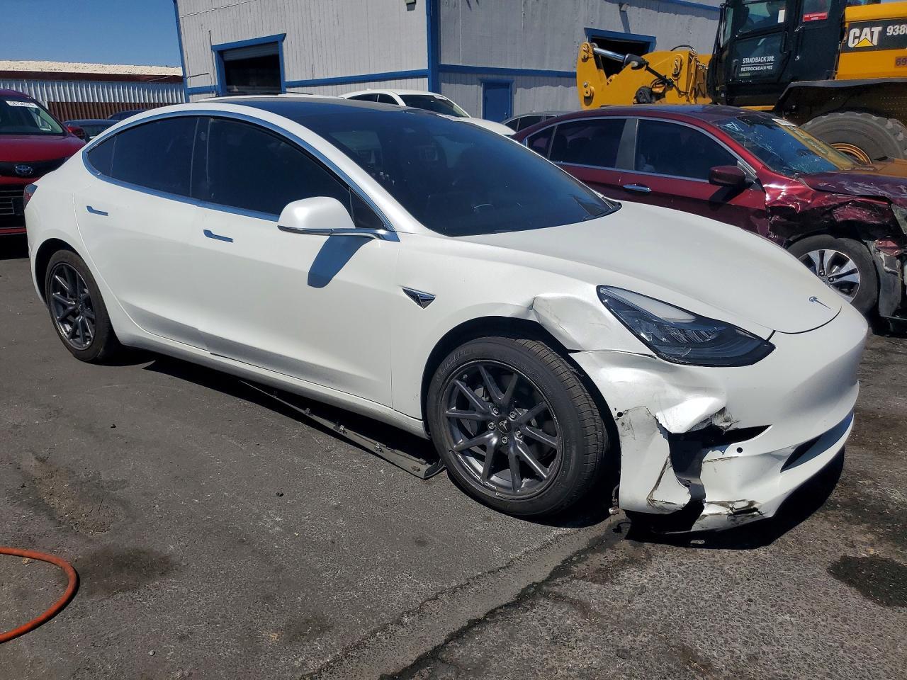 2020 Tesla Model 3 - Фото 4