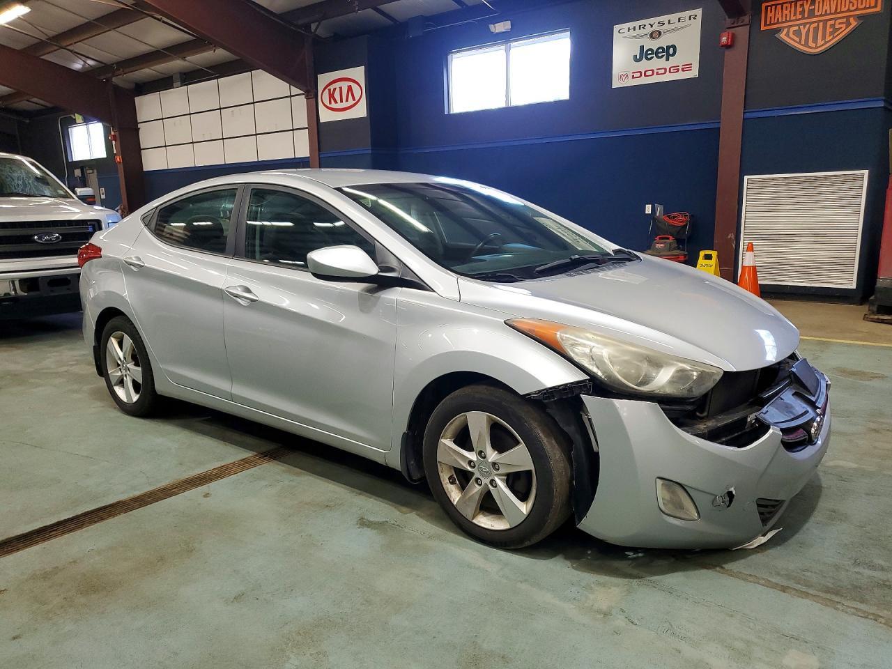 2013 Hyundai Elantra - Image 4