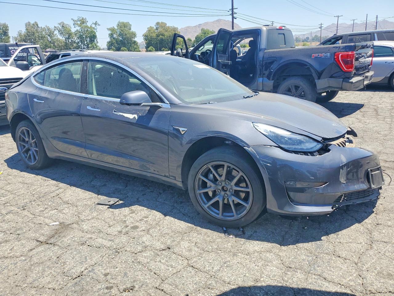 2018 Tesla Model 3 - Image 4