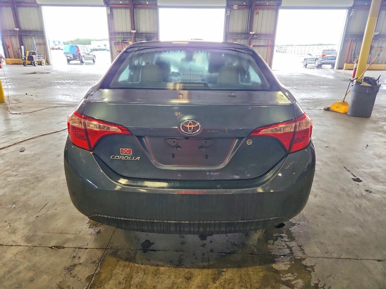 2017 Toyota Corolla L - Фото 6