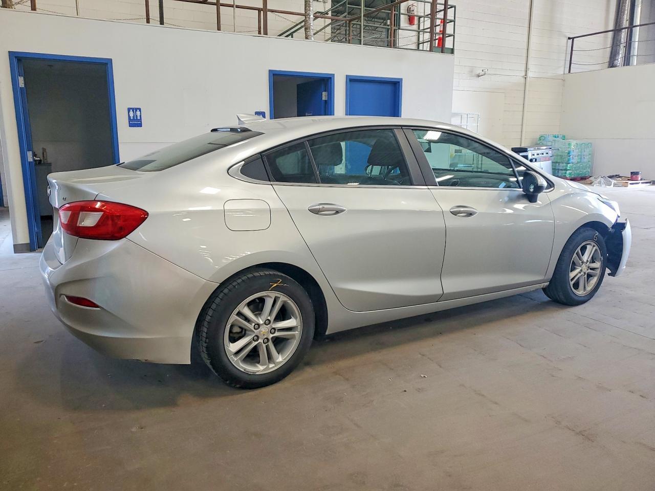 2017 Chevrolet Cruze Lt - Фото 3