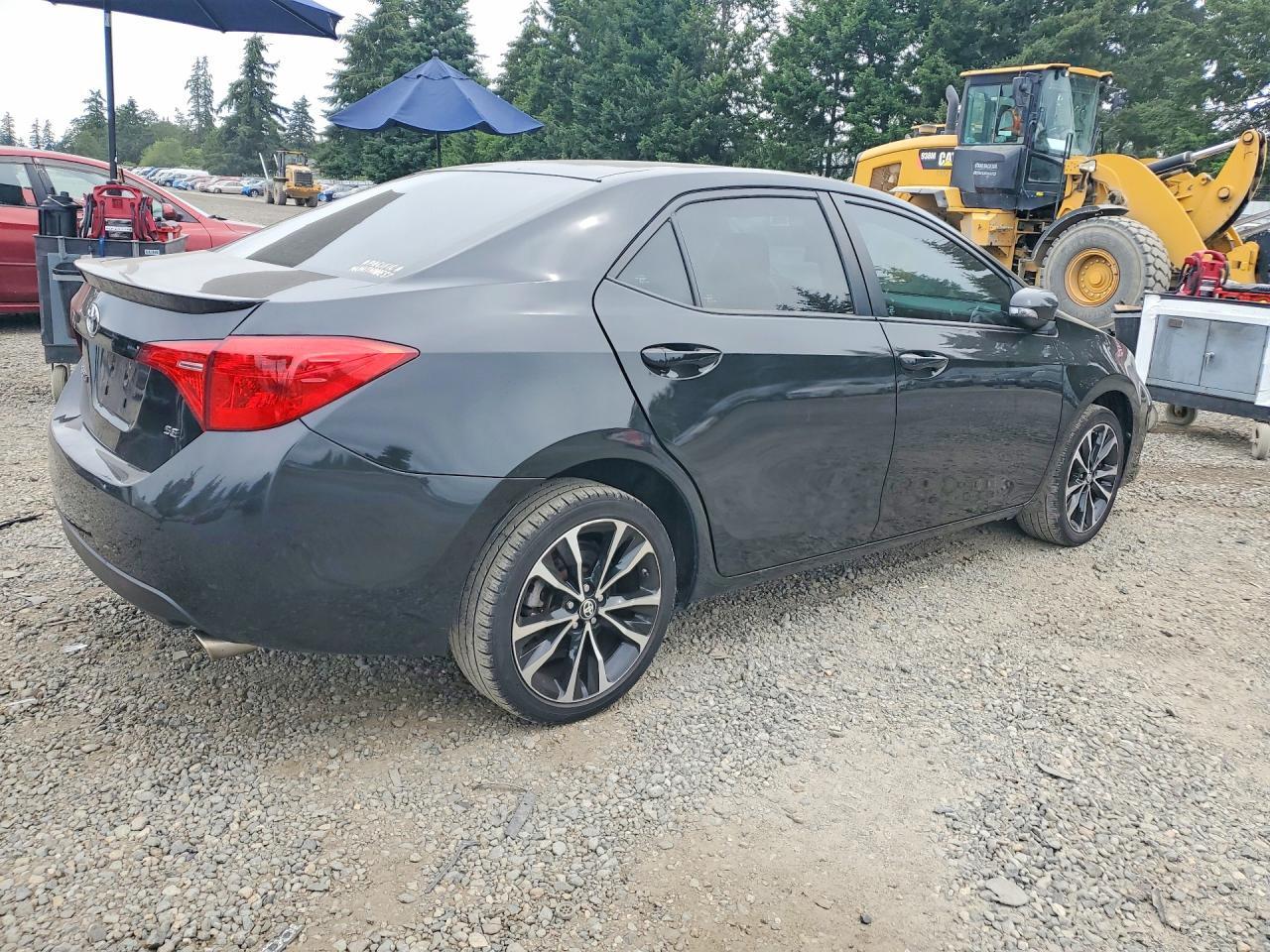 2017 Toyota Corolla Se - Фото 3